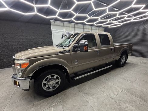 Used 2012 Ford F250 Lariat w/ Chrome Pkg RWD image 7