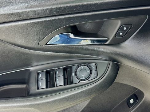 Used 2017 Chevrolet Volt LT w/ Comfort Package FWD image 22