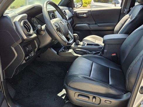 Used 2022 Toyota Tacoma TRD Off-Road w/ TRD Premium Off Road Package RWD image 15