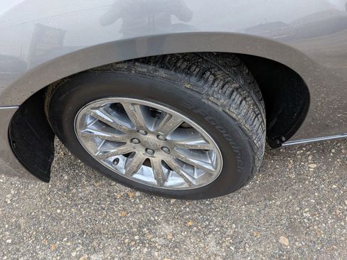 Used 2012 Chrysler 300 Limited RWD image 10