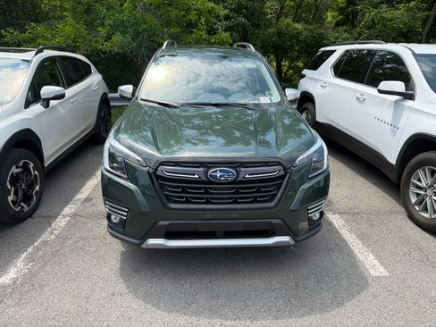 Used 2023 Subaru Forester Touring AWD/4WD image 2
