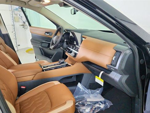 New 2026 Nissan Pathfinder Platinum w/ Cargo Package image 41