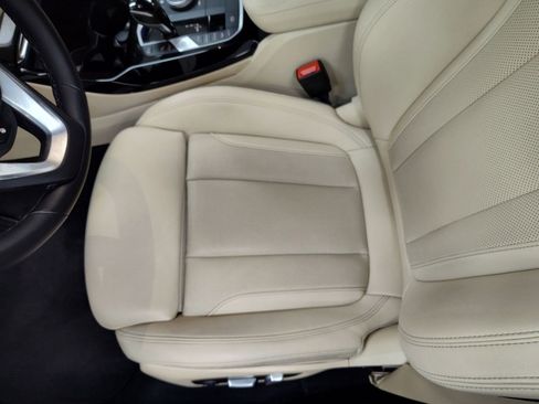 Used 2025 BMW 330i xDrive Sedan w/ M Sport Package image 11