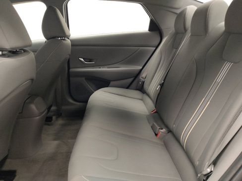 Used 2023 Hyundai Elantra SEL FWD image 18