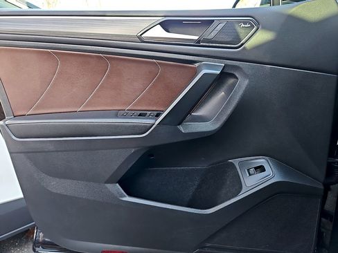 Used 2022 Volkswagen Tiguan SEL R-Line image 13