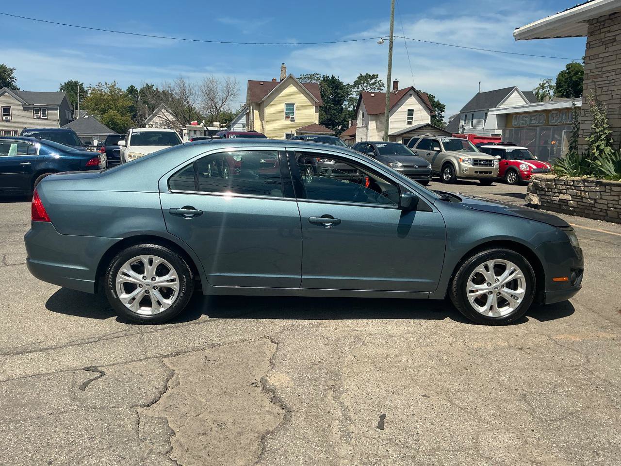 Used 2012 Ford Fusion SE FWD image 2