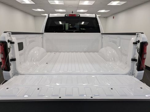 Used 2026 RAM 1500 Express AWD/4WD image 25