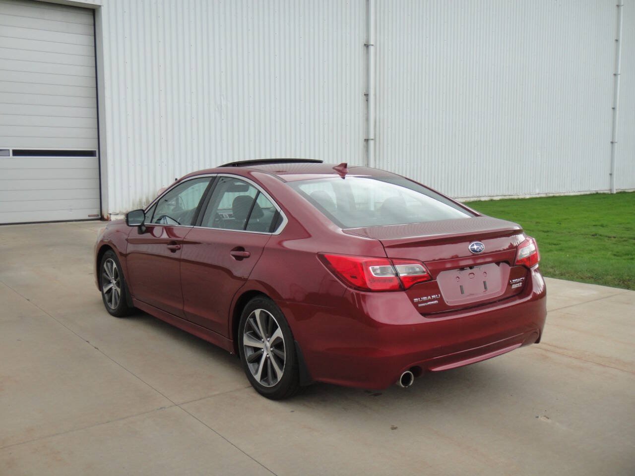 Used 2017 Subaru Legacy 2.5i Limited AWD/4WD image 8