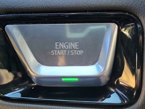 Certified 2025 GMC Yukon XL Denali image 36