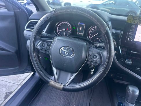 Used 2024 Toyota Camry SE image 19