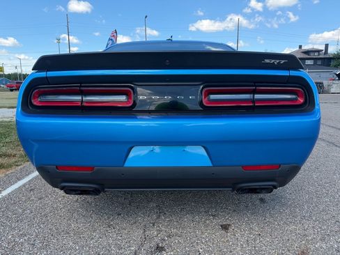 Used 2016 Dodge Challenger SRT Hellcat RWD image 13