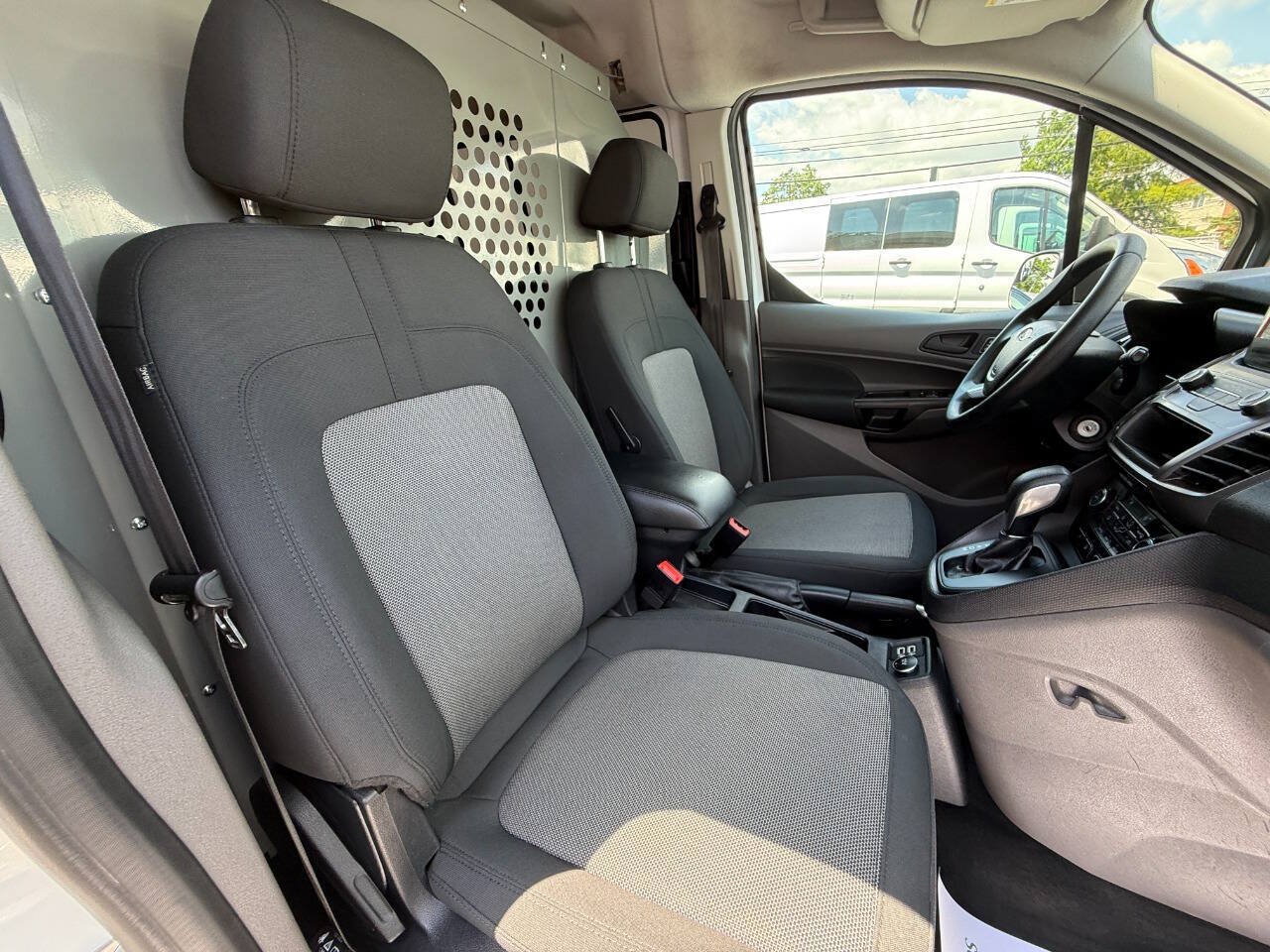 Used 2020 Ford Transit Connect XL FWD image 28