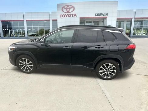 Used 2025 Toyota Corolla Cross XLE w/ Convenience Package AWD/4WD image 13