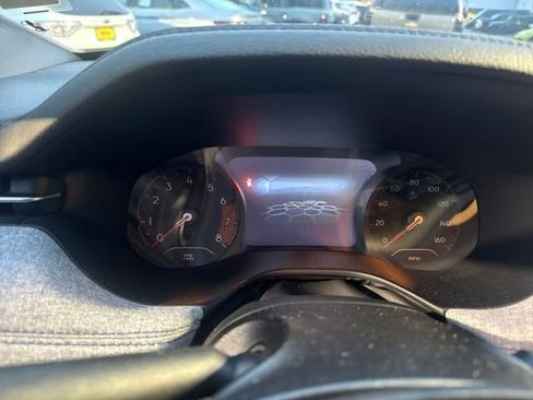 Used 2024 Jeep Compass Latitude image 19