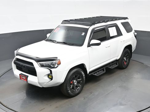 Used 2021 Toyota 4Runner Trail Special Edition AWD/4WD image 36