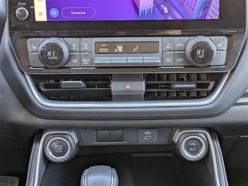 Used 2025 Toyota Grand Highlander AWD image 25