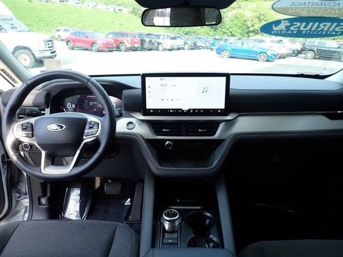 Certified 2025 Ford Explorer Active AWD/4WD image 22
