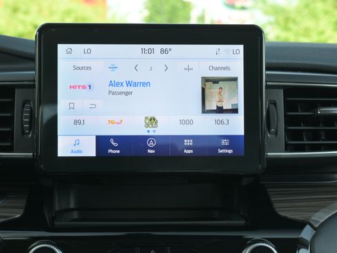Used 2023 Ford Explorer Limited AWD/4WD image 16