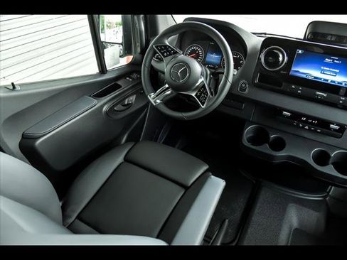 New 2025 Mercedes-Benz Sprinter 2500 image 6