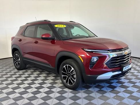 Used 2024 Chevrolet TrailBlazer LT w/ Convenience Package AWD/4WD image 4