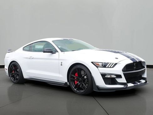 Certified 2022 Ford Mustang Shelby GT500 w/ Technology Package RWD image 4