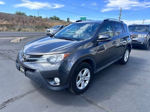 Used 2013 Toyota RAV4 XLE AWD/4WD image 2