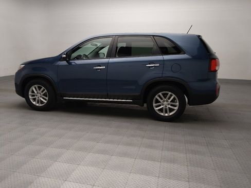 Used 2014 Kia Sorento LX image 3