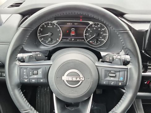 Used 2024 Nissan Pathfinder SV AWD/4WD image 17