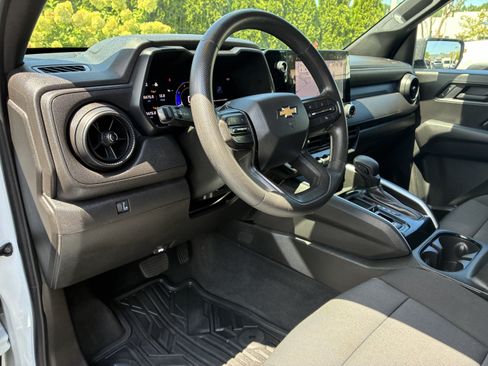 Used 2025 Chevrolet Colorado W/T RWD image 22