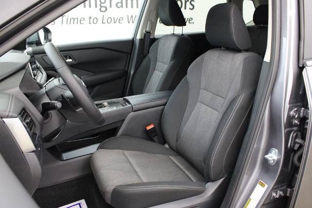 Certified 2026 Nissan Rogue SV FWD image 14