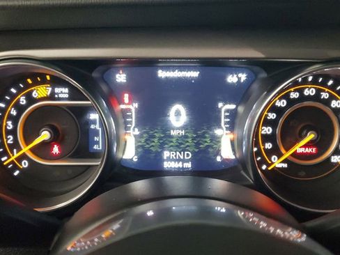 Used 2018 Jeep Wrangler Unlimited Sahara image 31