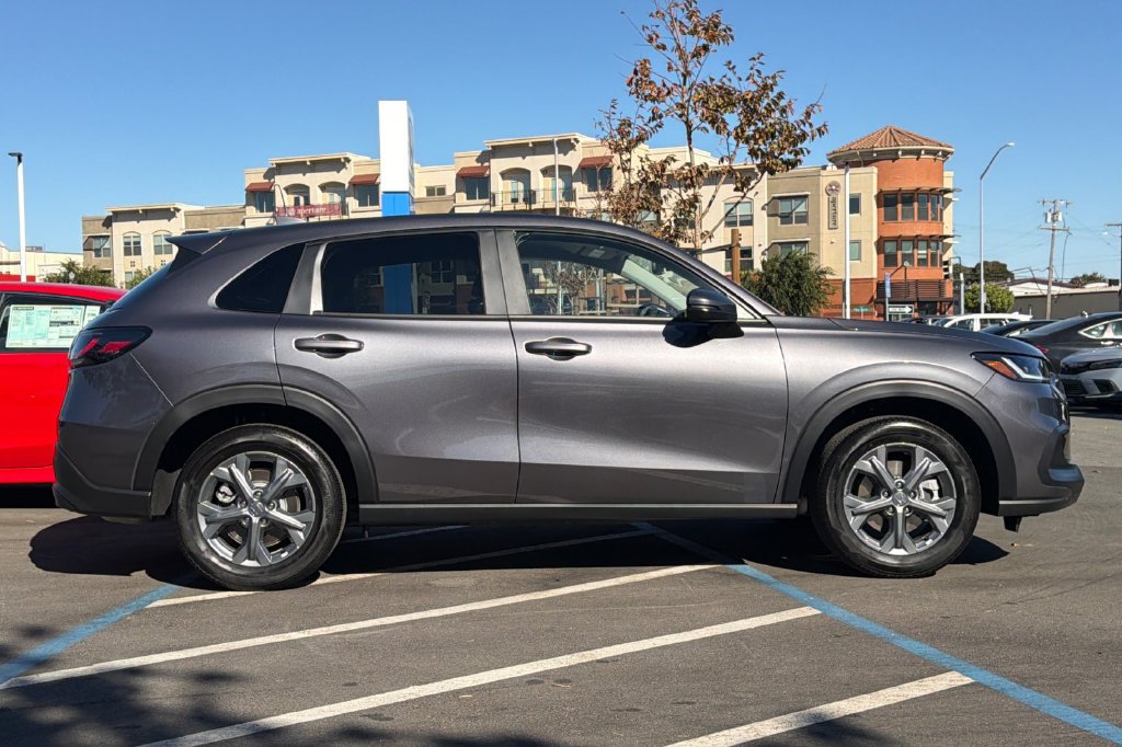 Certified 2026 Honda HR-V LX image 3