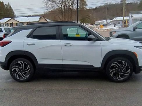 Certified 2024 Chevrolet TrailBlazer RS w/ Convenience Package image 9
