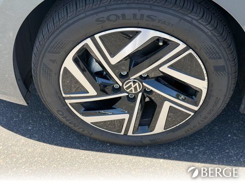 Used 2023 Volkswagen Jetta SEL FWD image 11