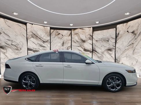 Used 2023 Honda Accord EX image 5