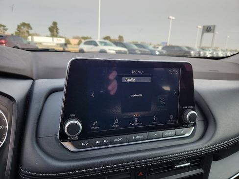 Used 2023 Nissan Rogue S image 19