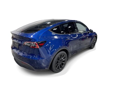 Certified 2023 Tesla Model Y AWD image 6