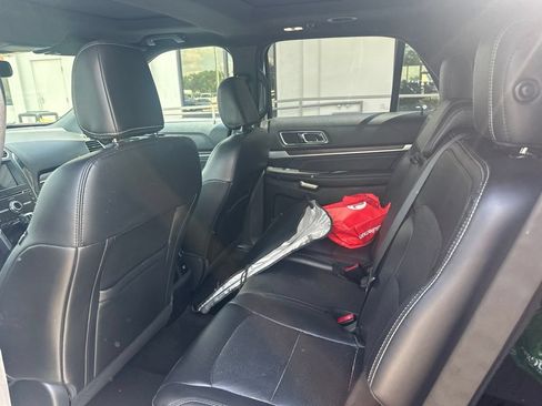 Used 2018 Ford Explorer Limited w/ Equipment Group 301A AWD/4WD image 5