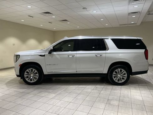 Used 2024 GMC Yukon XL Denali AWD/4WD image 2