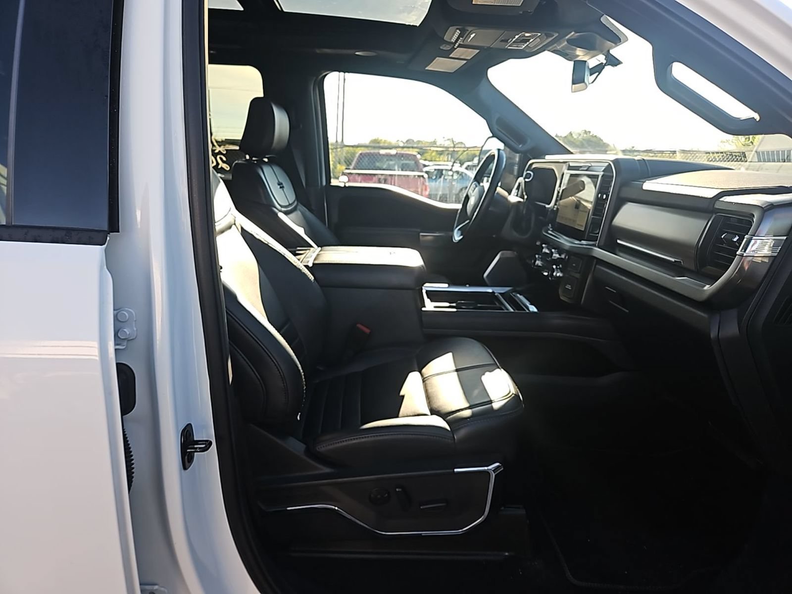 Used 2026 Ford F450 Platinum w/ FX4 Off-Road Package AWD/4WD image 8