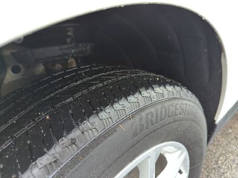 Used 2022 Chevrolet Equinox LT image 35