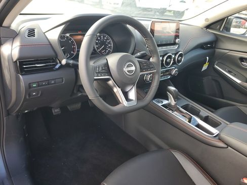 Used 2025 Nissan Sentra SR w/ SR Premium Package FWD image 7