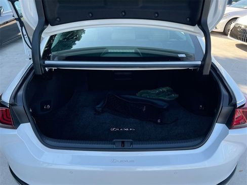 Certified 2020 Lexus ES 300h w/ Premium Package image 22