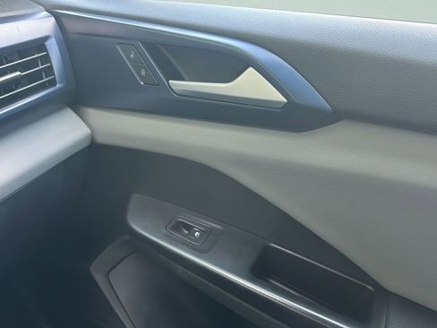 Used 2023 Volkswagen Taos SE image 17