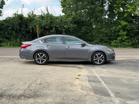 Used 2016 Nissan Altima 2.5 SR FWD image 5