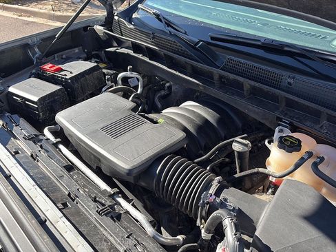 Used 2024 GMC Sierra 1500 SLT image 10