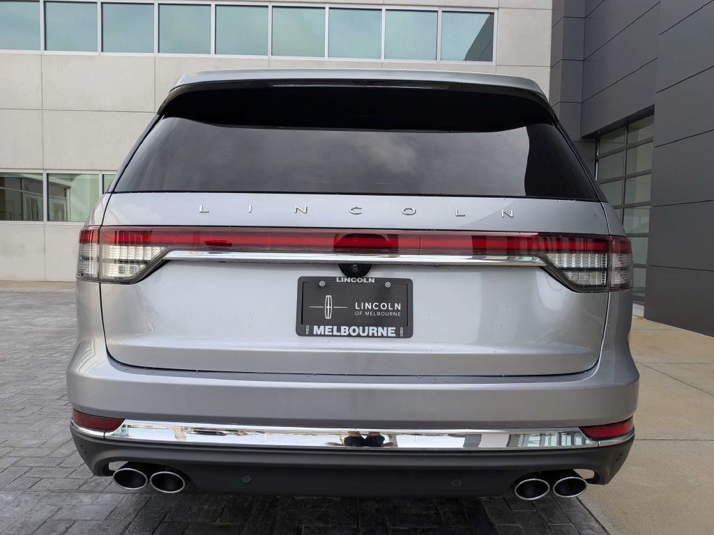Certified 2024 Lincoln Aviator 2WD w/ Premium Package image 4