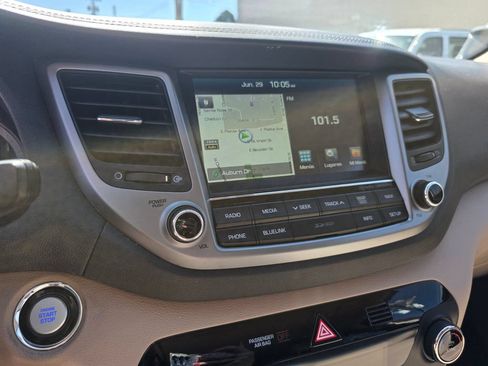 Used 2016 Hyundai Tucson Limited w/ Option Group 03 AWD/4WD image 16