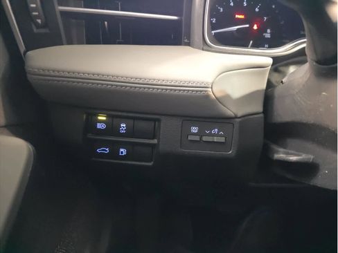 Used 2021 Toyota Avalon XLE image 32