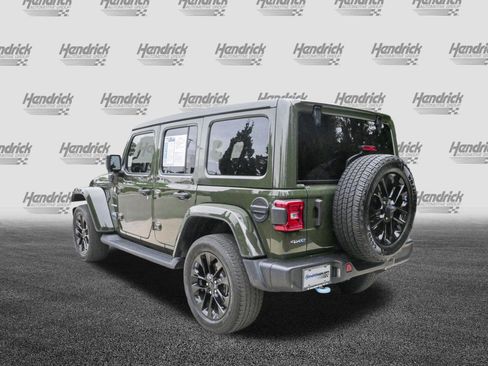 Used 2022 Jeep Wrangler Unlimited Sahara w/ Cold Weather Group AWD/4WD image 8